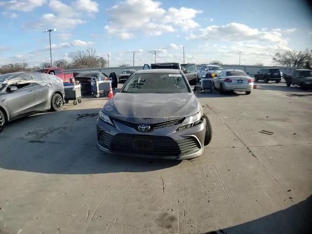 2024 Toyota Camry Le - zdjęcie 13