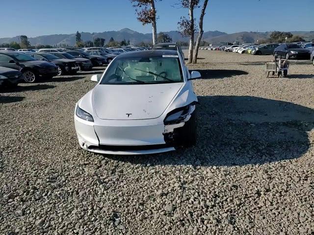 2026 Tesla Model 3 - zdjęcie 13