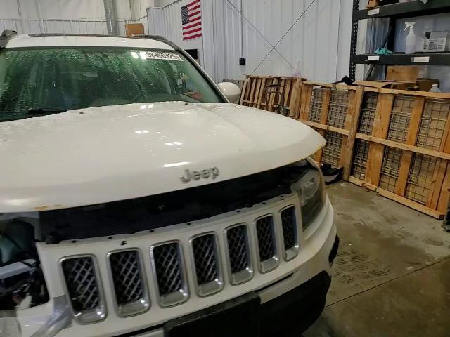 2016 Jeep Compass Latitude - zdjęcie 14