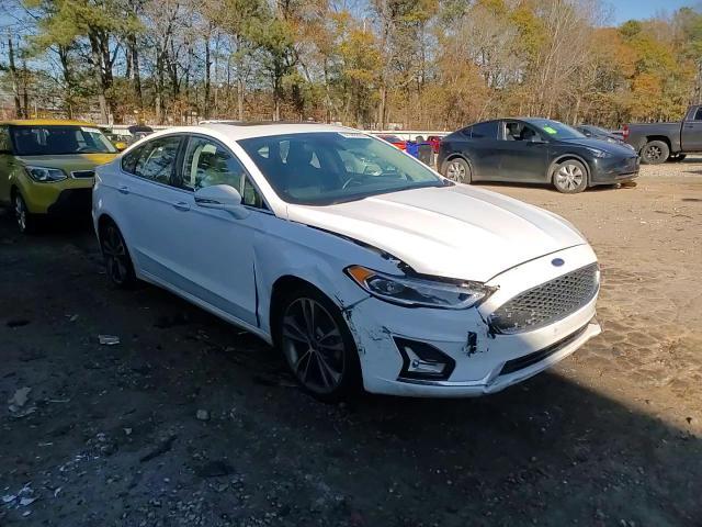 2019 Ford Fusion Titanium - zdjęcie 14