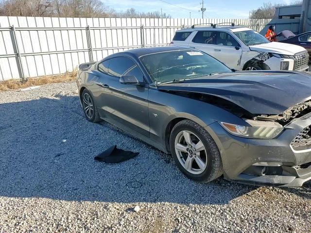 2015 Ford Mustang - zdjęcie 13