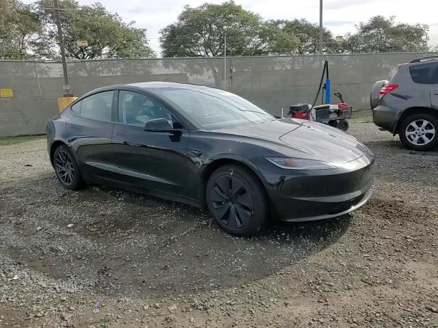 2025 Tesla Model 3 - zdjęcie 13