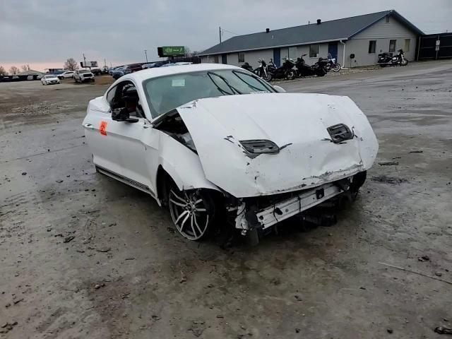 2019 Ford Mustang - zdjęcie 13