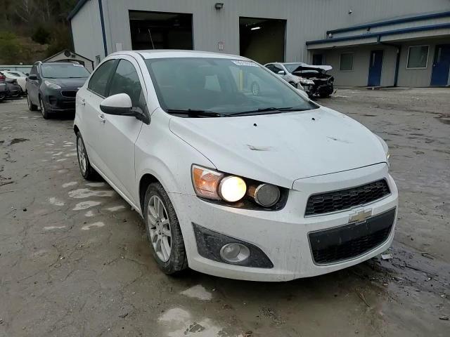 2016 Chevrolet Sonic Lt - zdjęcie 13