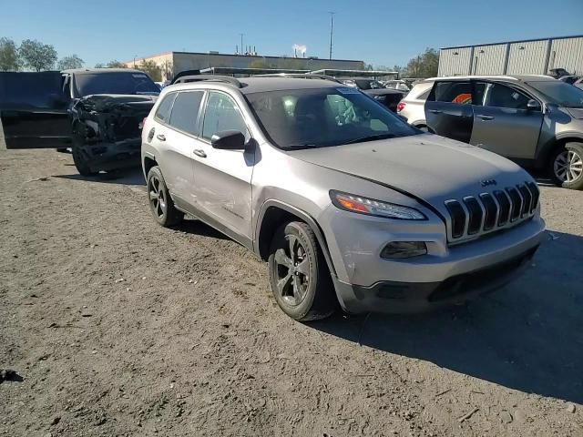 2017 Jeep Cherokee Sport - zdjęcie 14