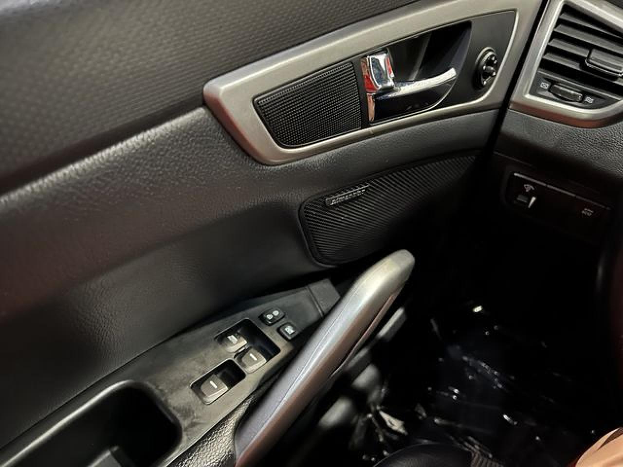 2014 Hyundai Veloster - zdjęcie 23