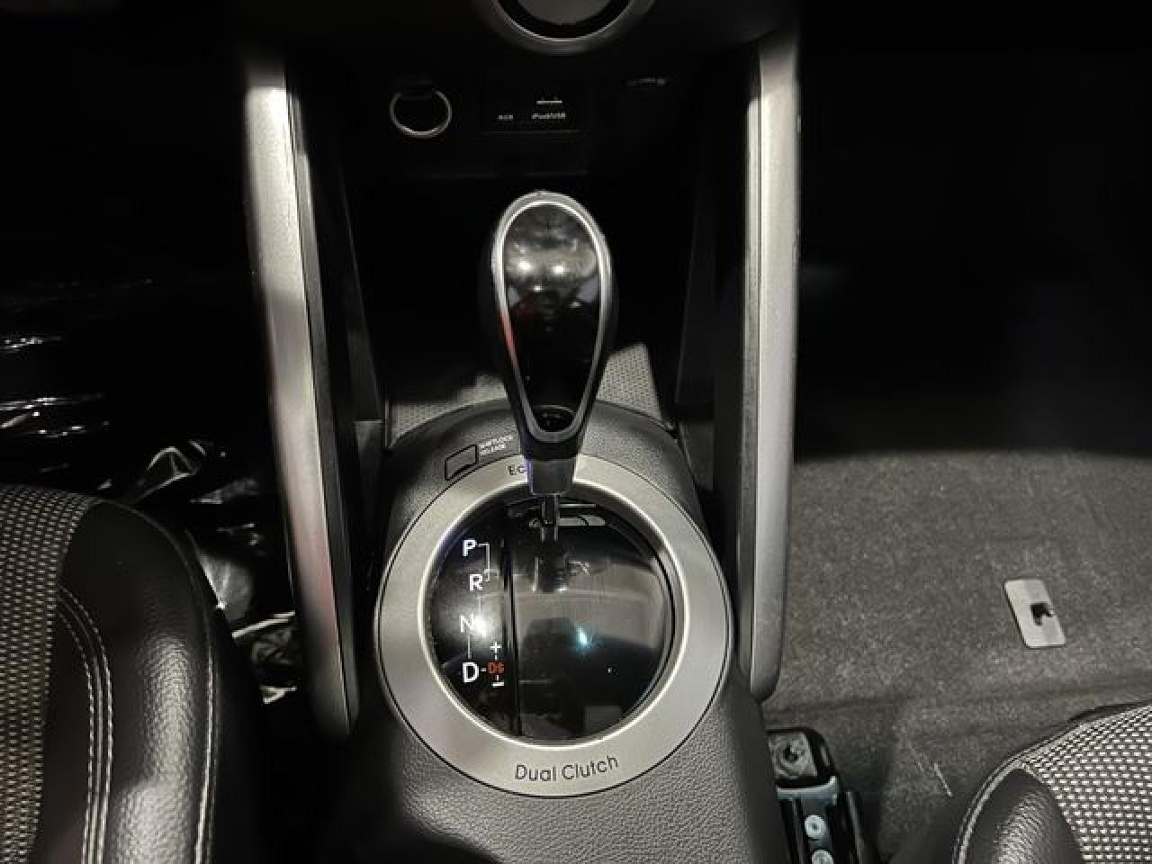 2014 Hyundai Veloster - zdjęcie 20