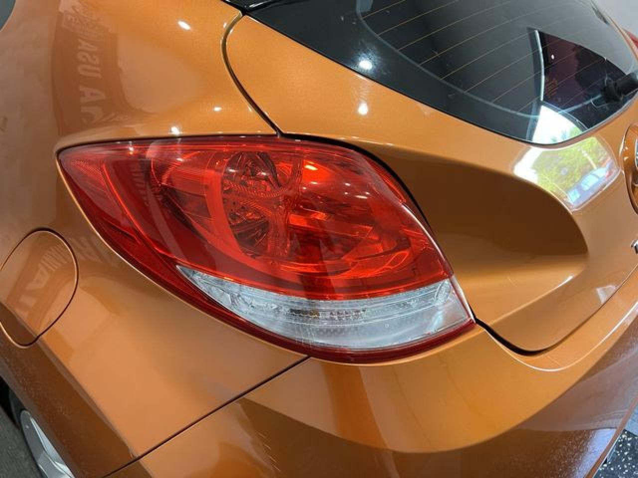 2014 Hyundai Veloster - zdjęcie 14