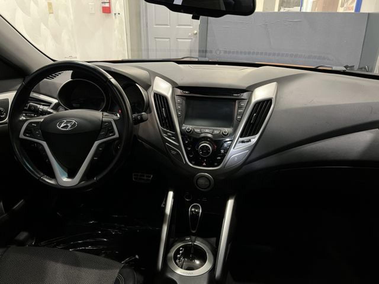 2014 Hyundai Veloster - zdjęcie 13