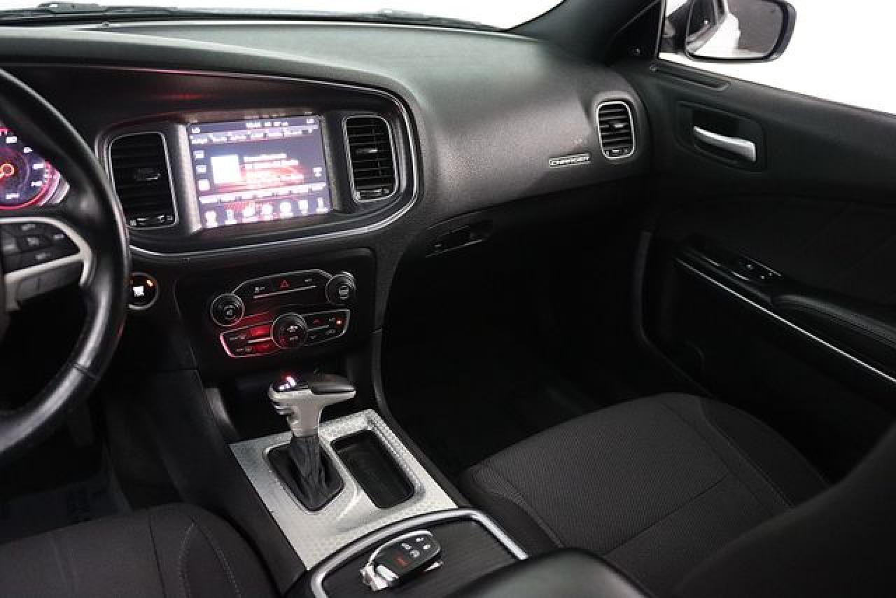2016 Dodge Charger Sxt - zdjęcie 28