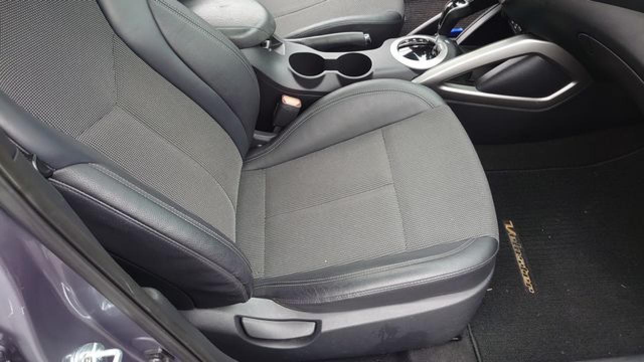 2016 Hyundai Veloster - zdjęcie 9
