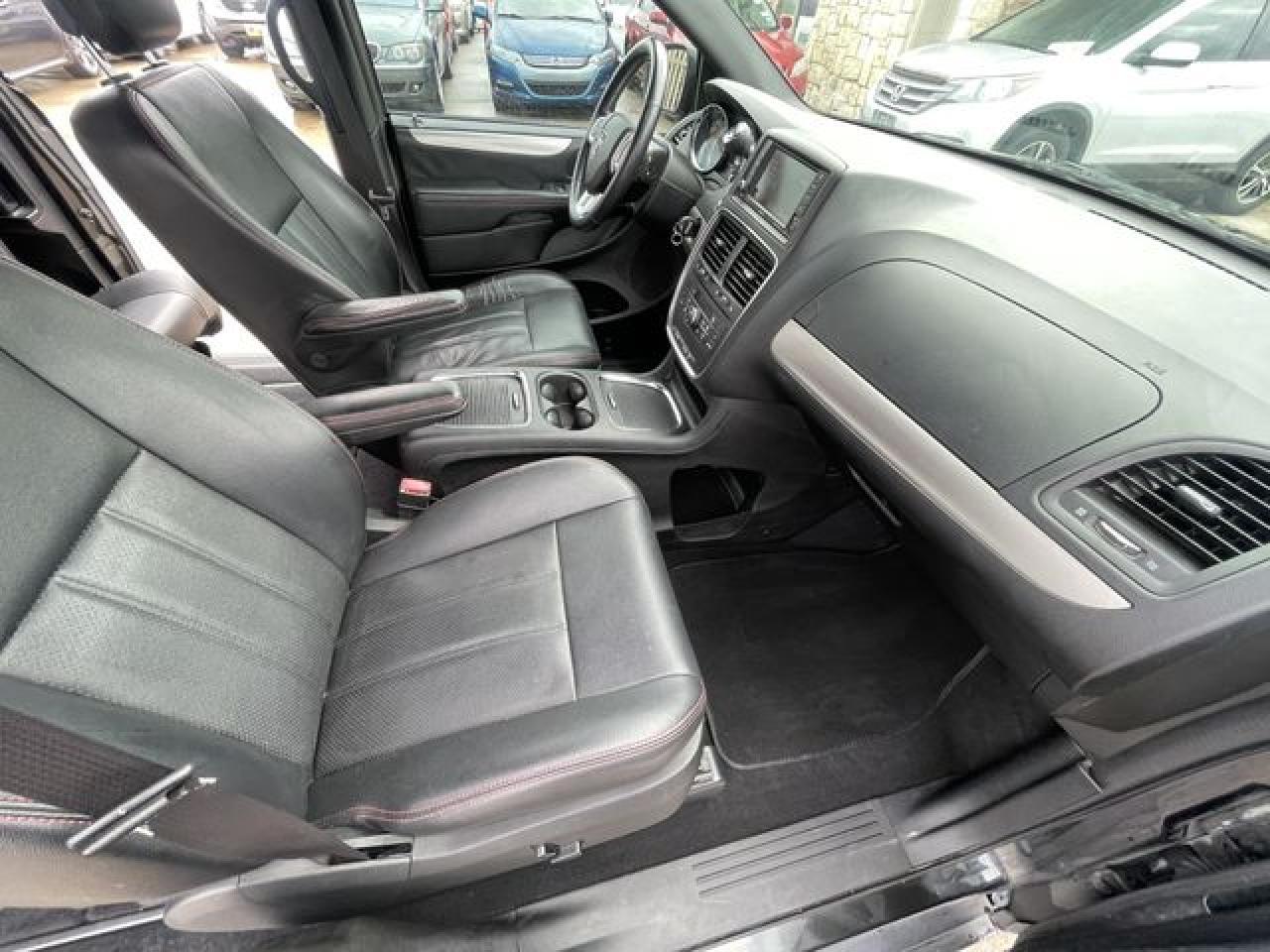 2017 Dodge Grand Caravan Gt - zdjęcie 10