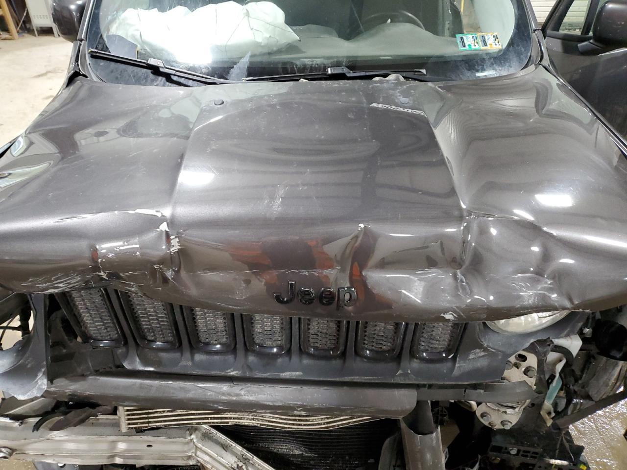 2017 Jeep Renegade Latitude - zdjęcie 12