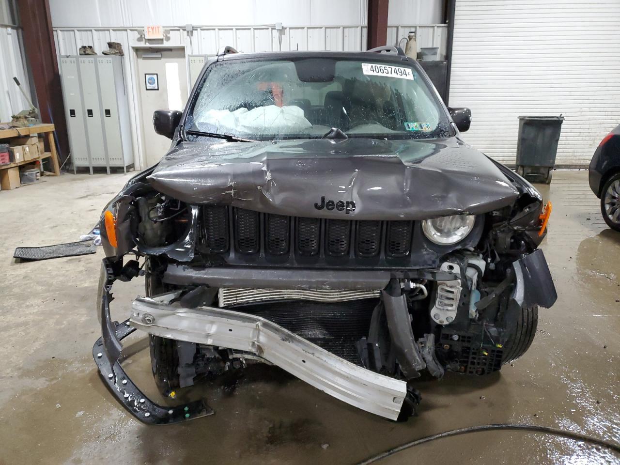 2017 Jeep Renegade Latitude - zdjęcie 5