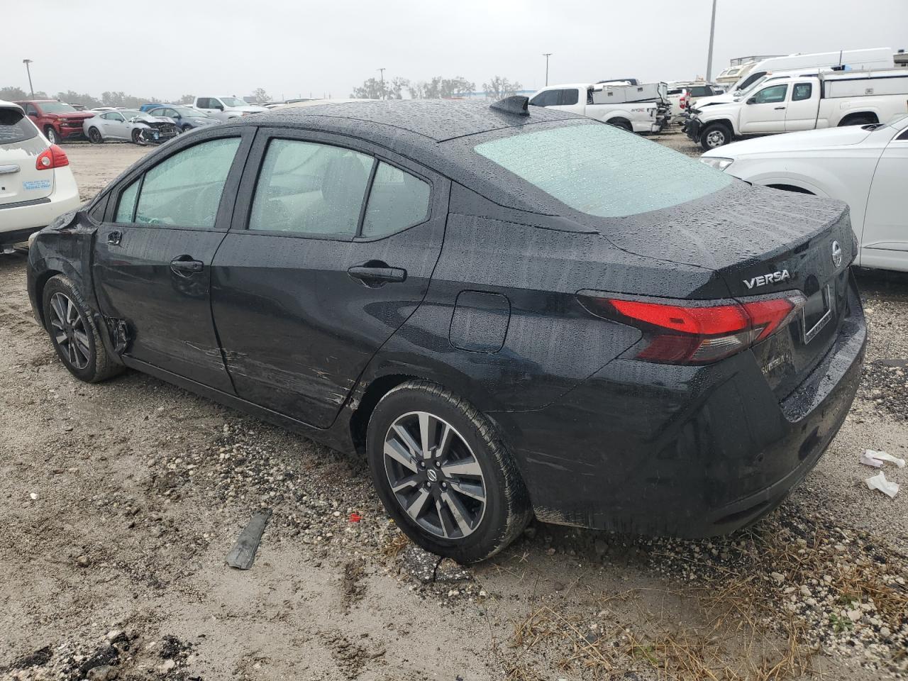 2021 Nissan Versa Sv - zdjęcie 2