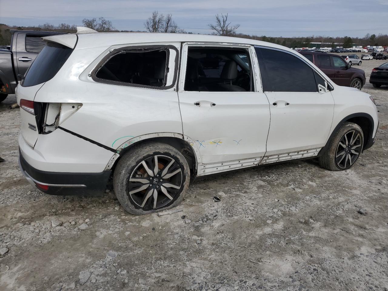2021 Honda Pilot Touring - zdjęcie 3