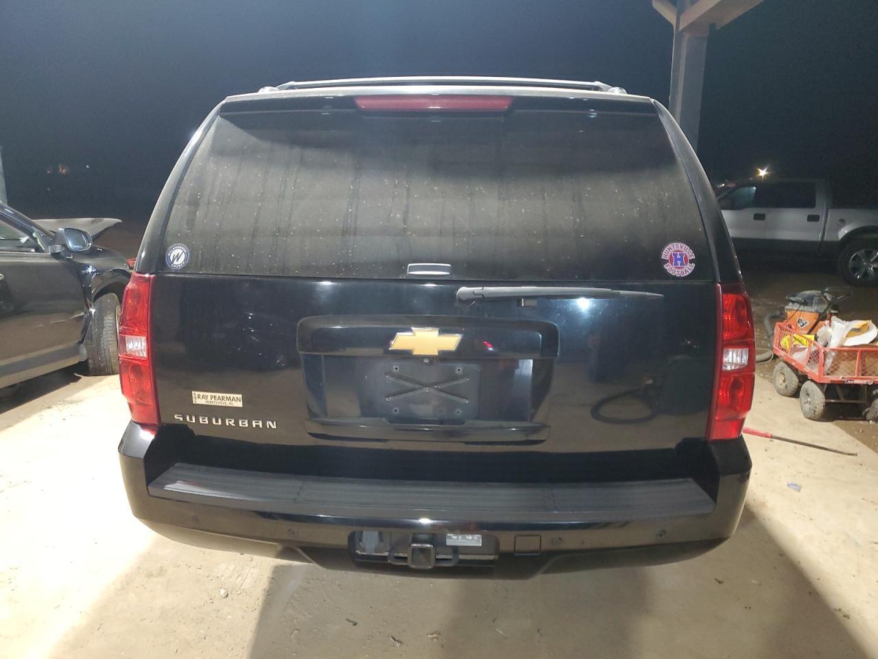 2013 Chevrolet Suburban C1500 Lt - zdjęcie 6