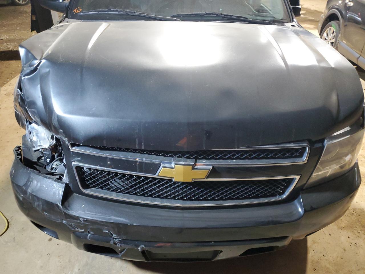 2013 Chevrolet Suburban C1500 Lt - zdjęcie 12