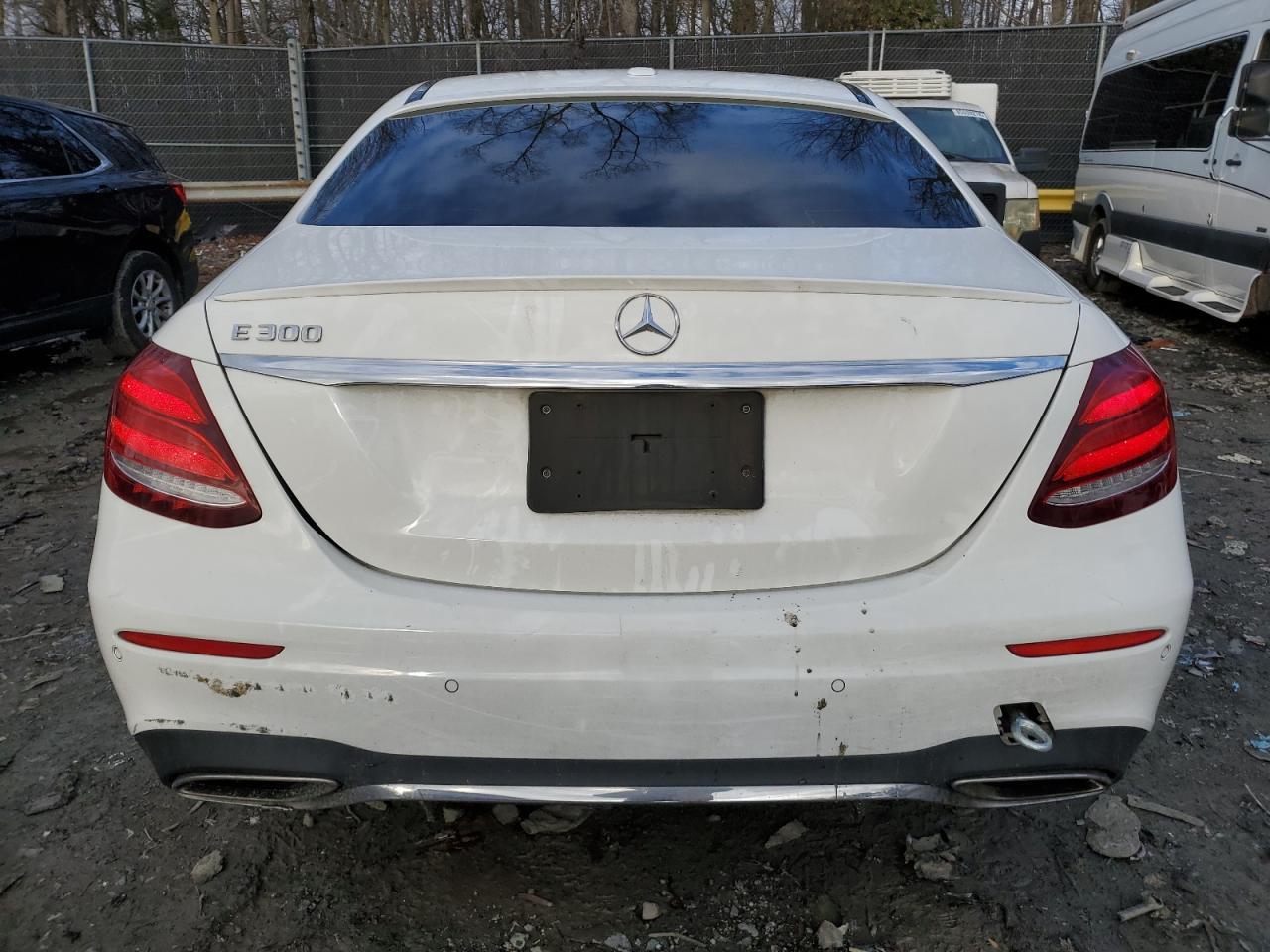 2017 Mercedes-Benz E 300 - zdjęcie 6
