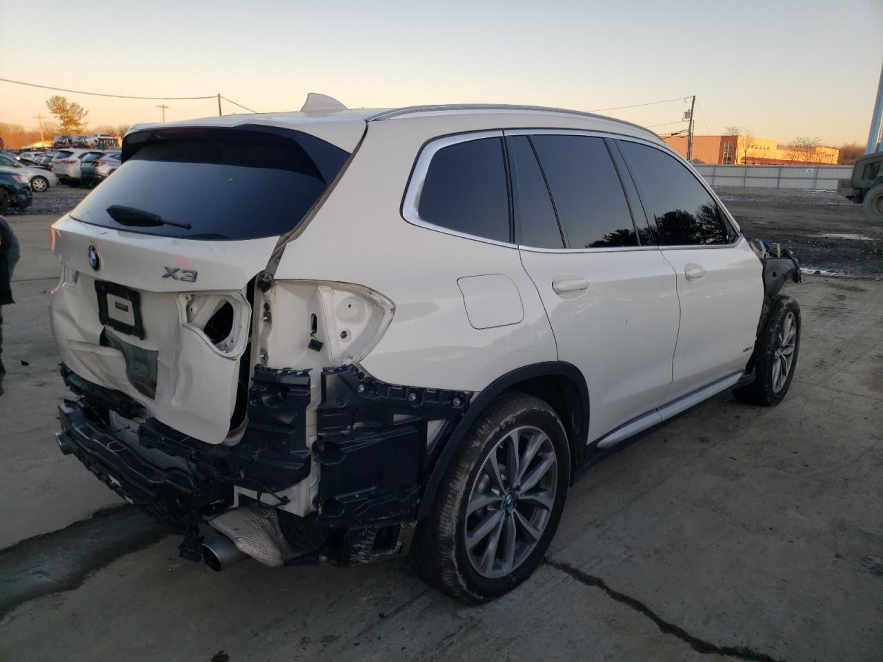 2018 BMW X3 xDrive30I - zdjęcie 3