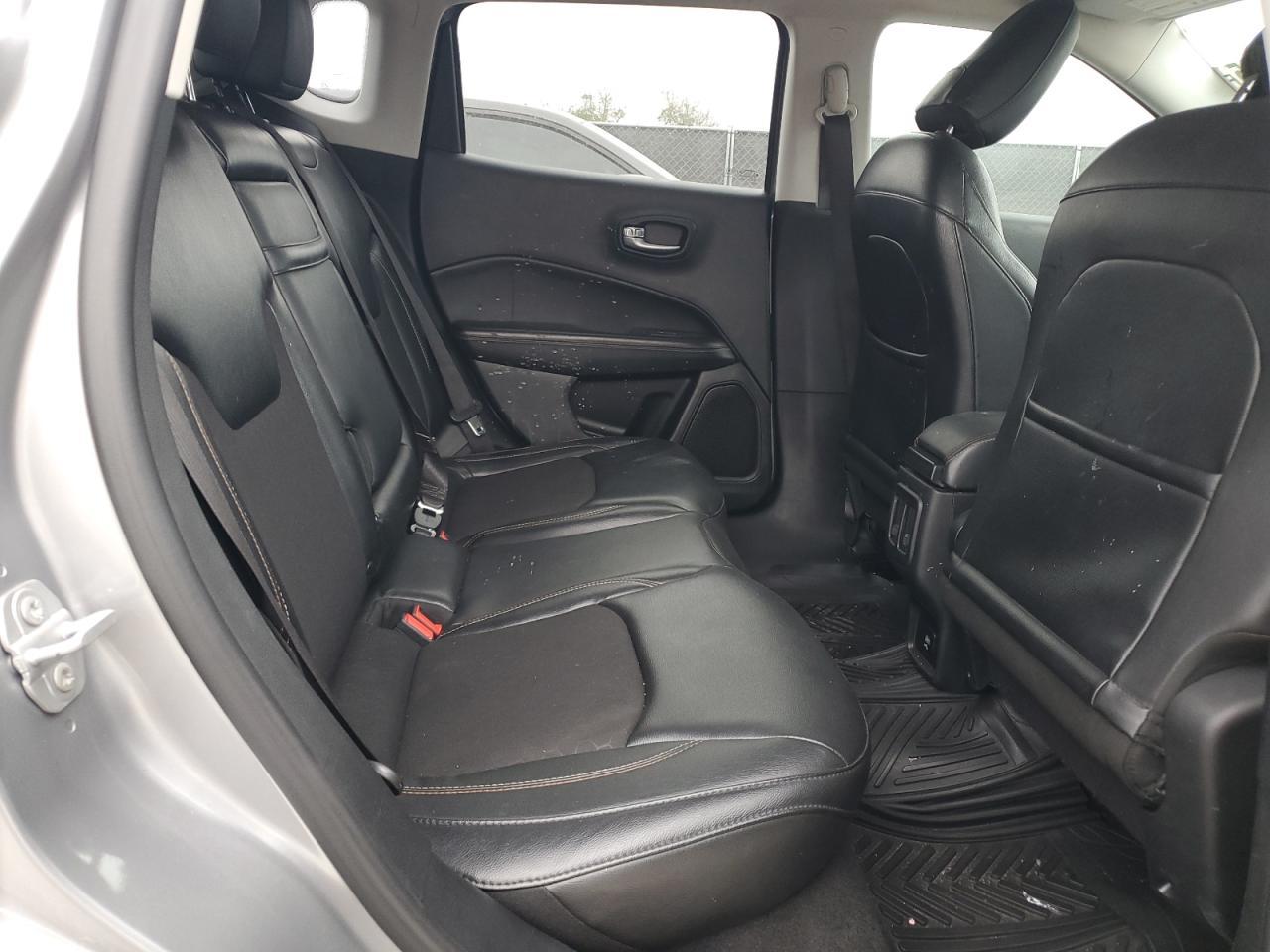 2018 Jeep Compass Latitude - zdjęcie 11