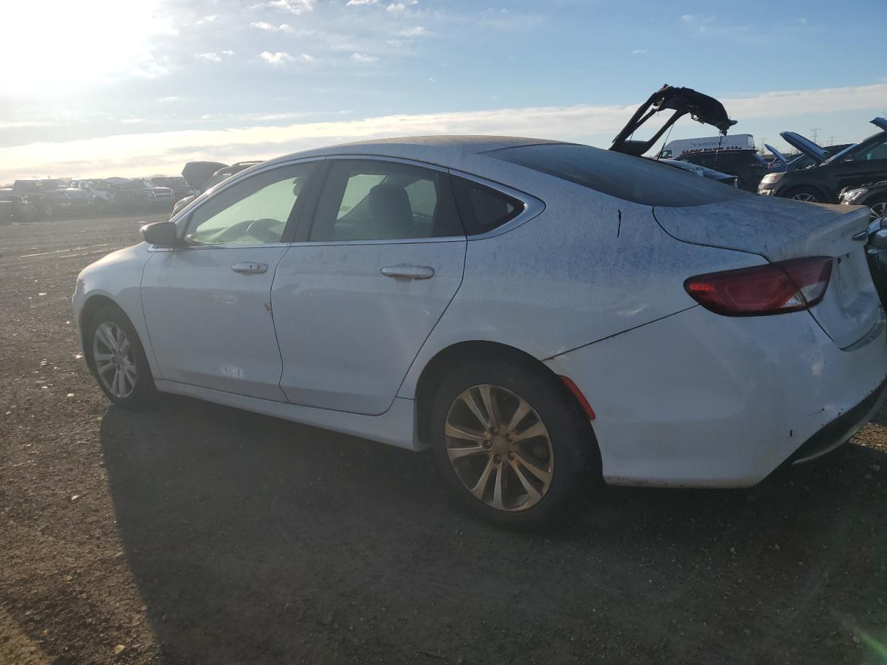 2015 Chrysler 200 Limited - zdjęcie 2