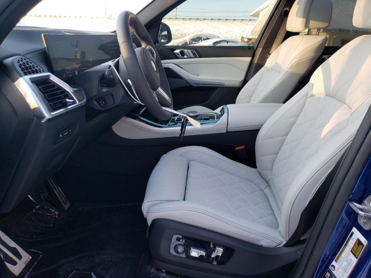2025 BMW X5 M60I - zdjęcie 7