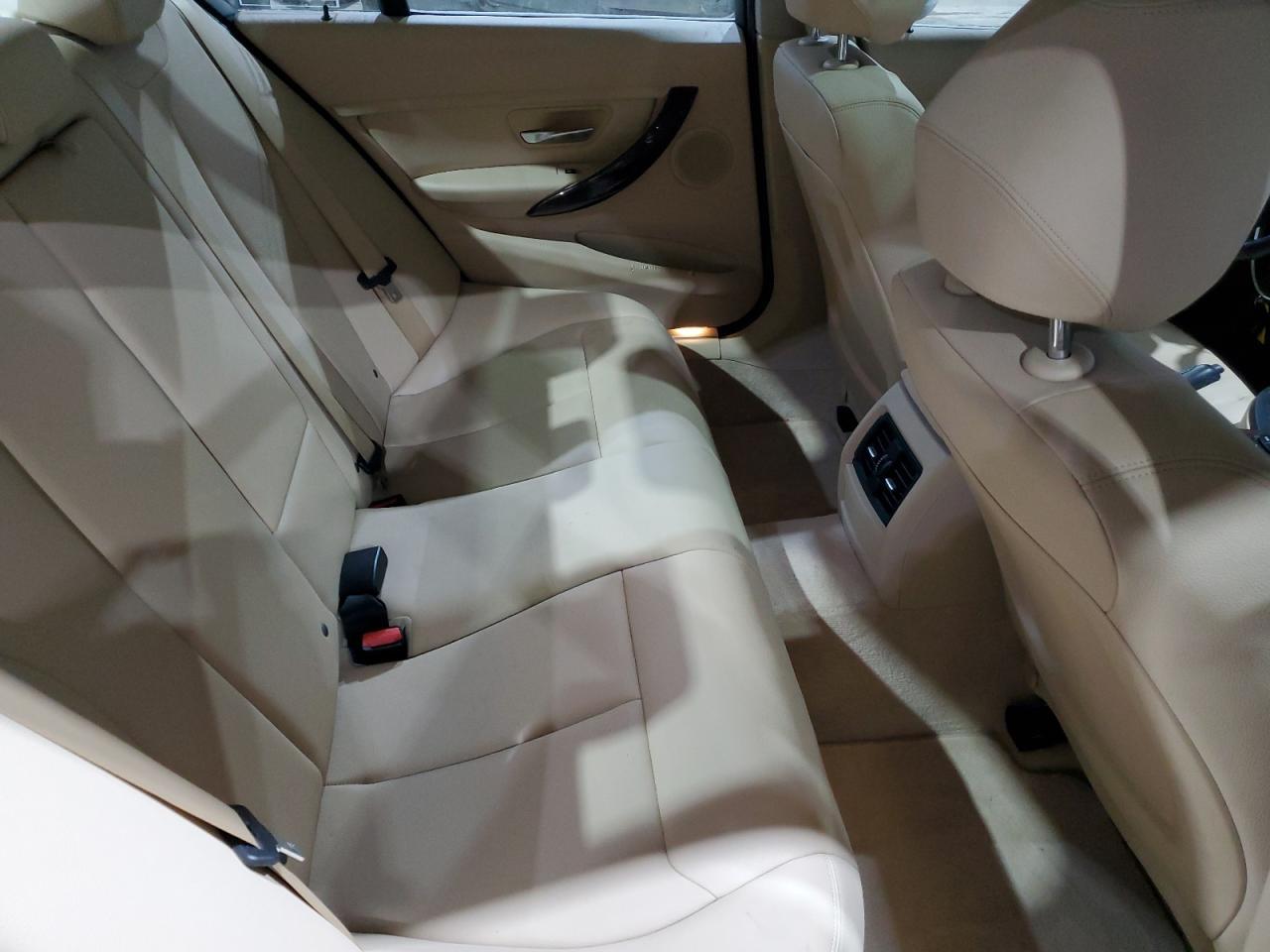 2014 BMW 320 I xDrive - zdjęcie 10