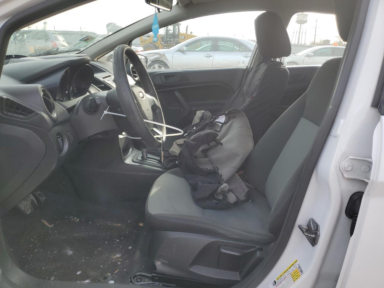 2015 Ford Fiesta S - zdjęcie 7