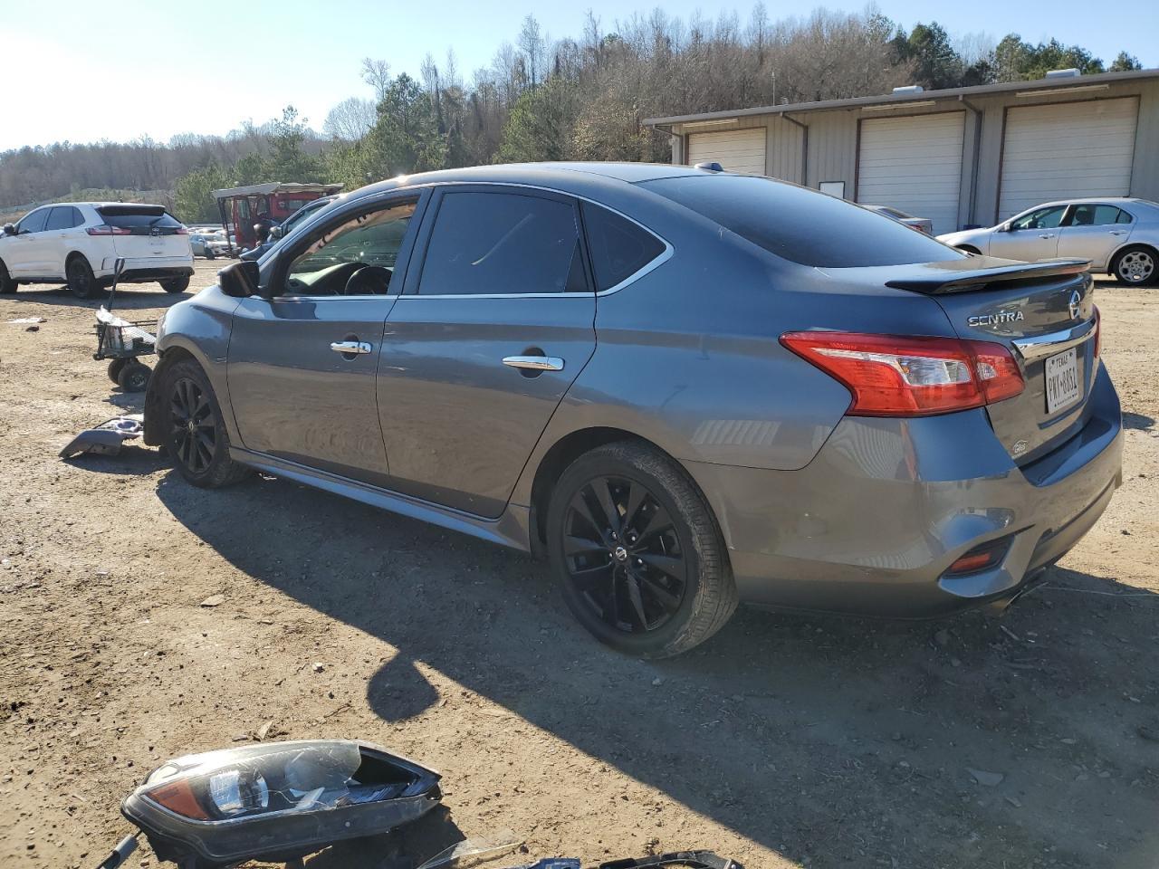 2017 Nissan Sentra S - zdjęcie 2