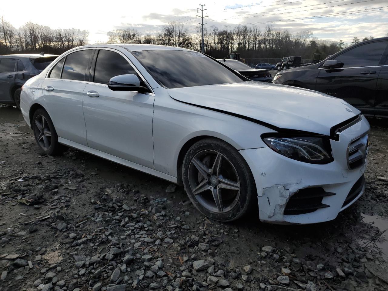 2017 Mercedes-Benz E 300 - zdjęcie 4