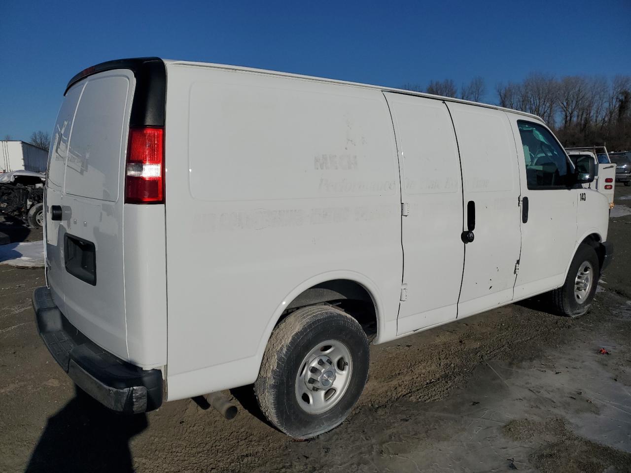 2019 Chevrolet Express G3500 - zdjęcie 3