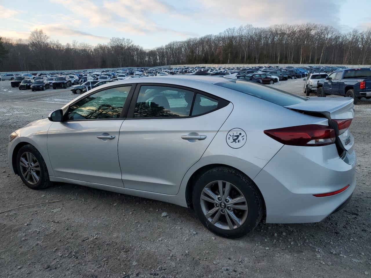 2018 Hyundai Elantra Sel - zdjęcie 2
