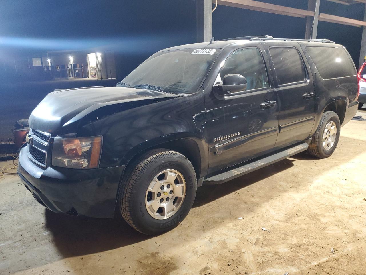2013 Chevrolet Suburban C1500 Lt - zdjęcie główne