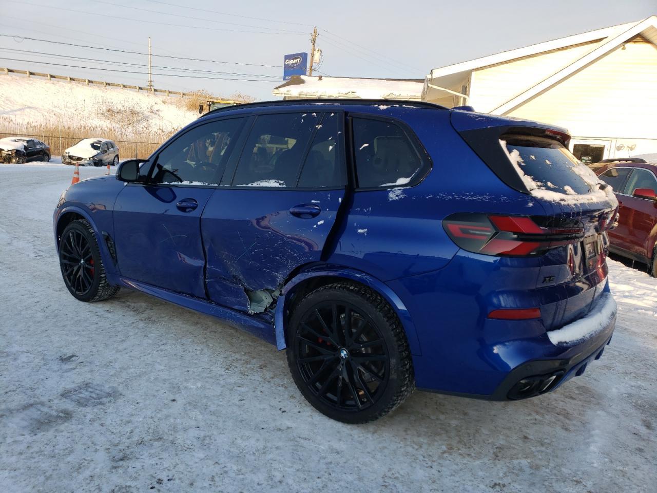 2025 BMW X5 M60I - zdjęcie 2
