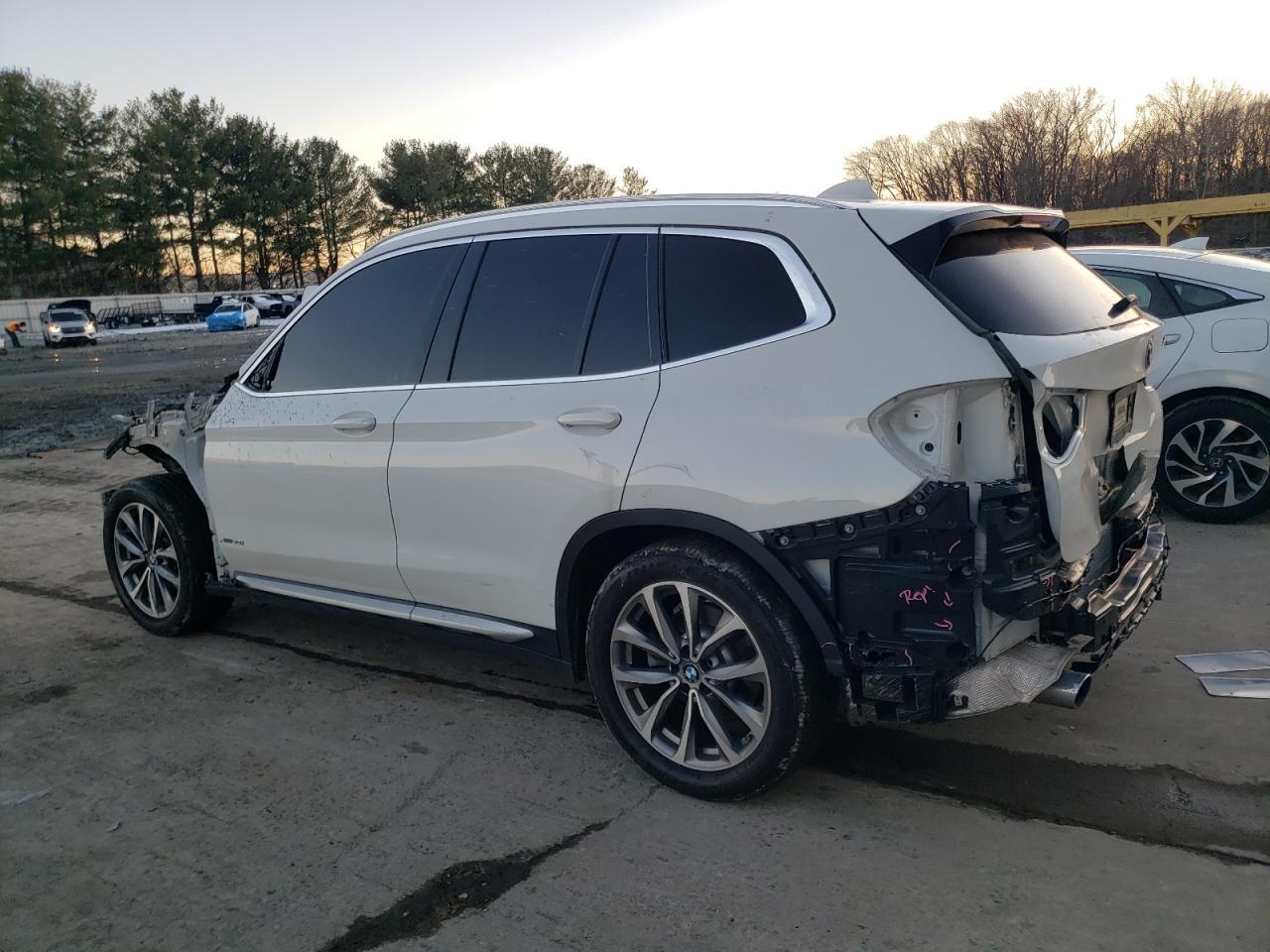 2018 BMW X3 xDrive30I - zdjęcie 2