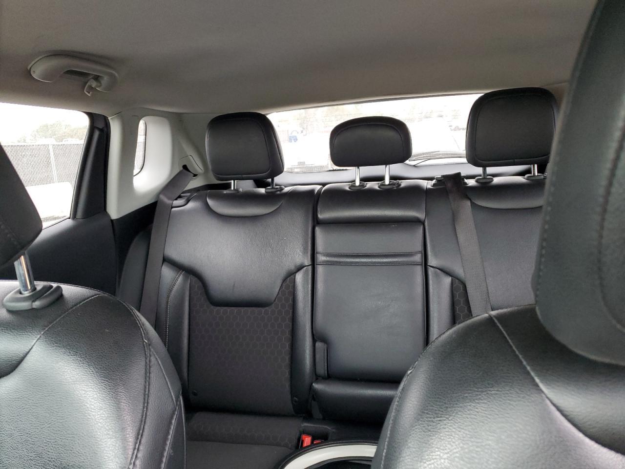 2018 Jeep Compass Latitude - zdjęcie 10