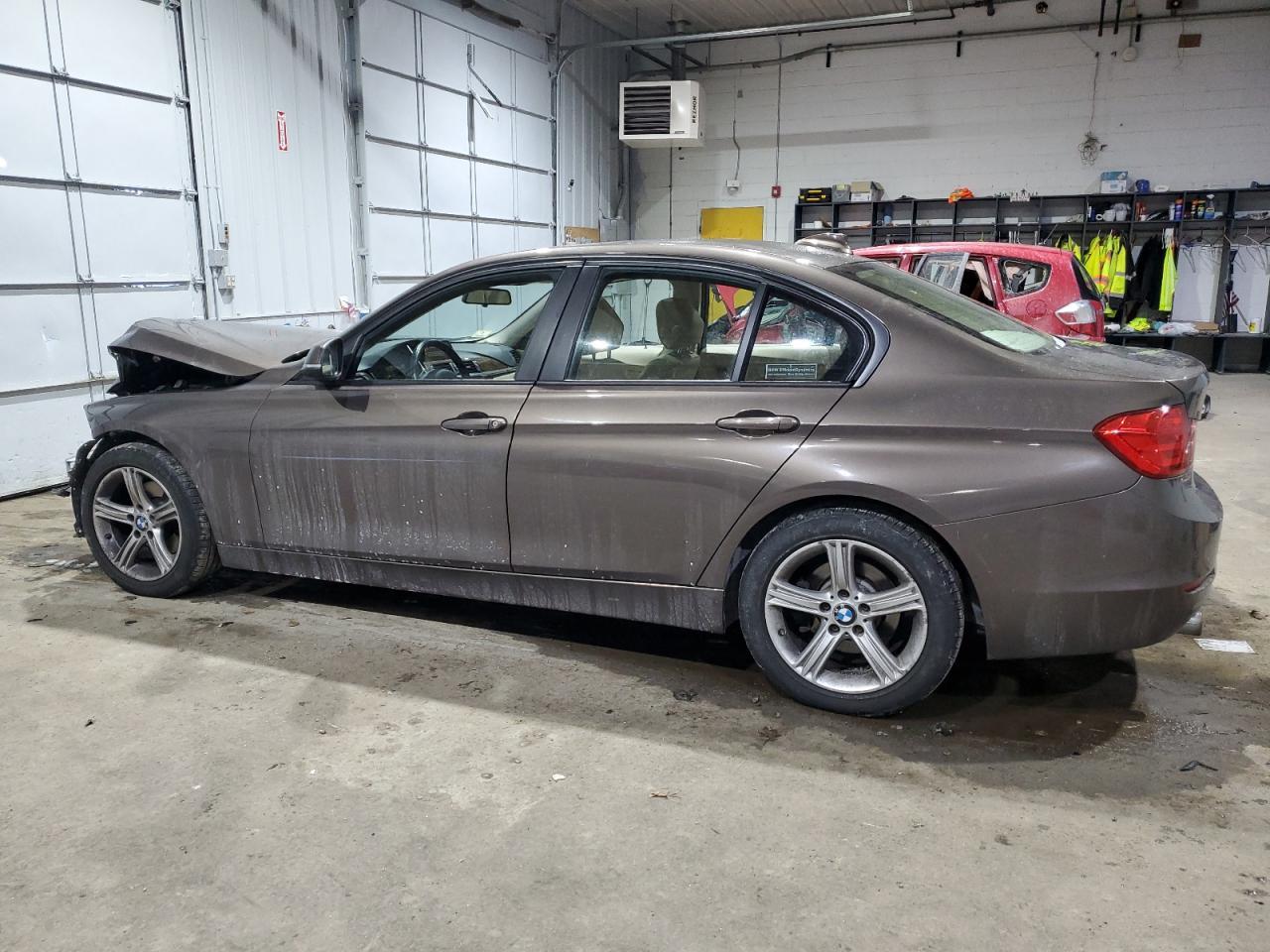 2014 BMW 320 I xDrive - zdjęcie 2