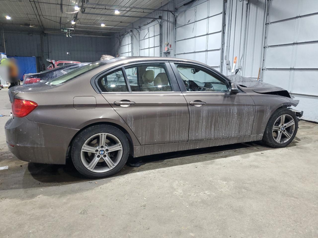 2014 BMW 320 I xDrive - zdjęcie 3