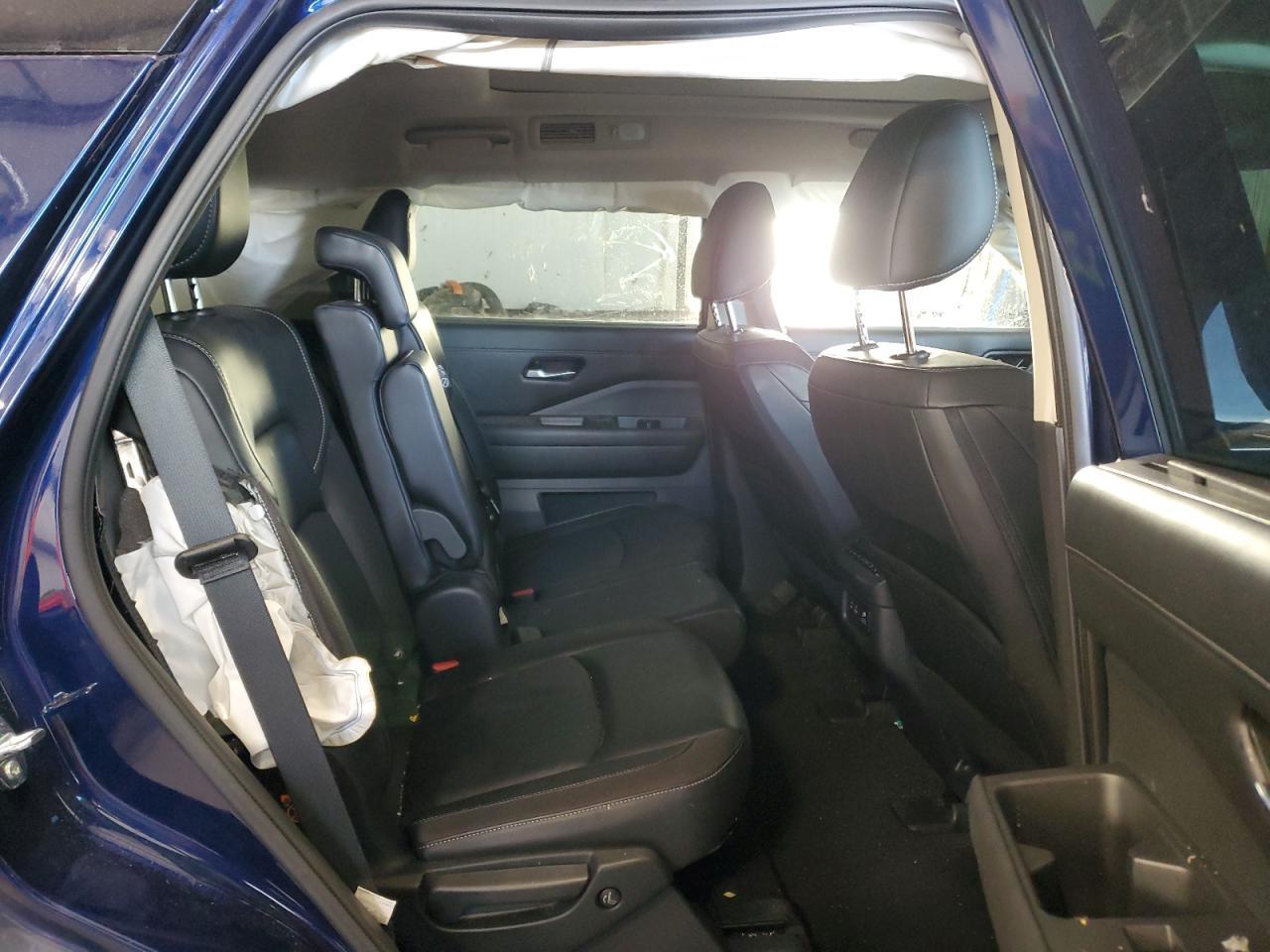 2024 Nissan Pathfinder Sl - zdjęcie 11