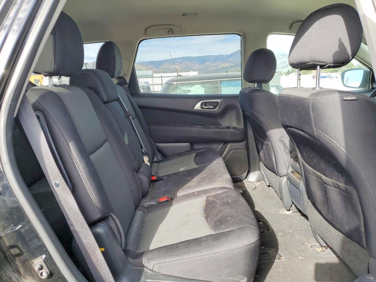 2017 Nissan Pathfinder S - zdjęcie 11