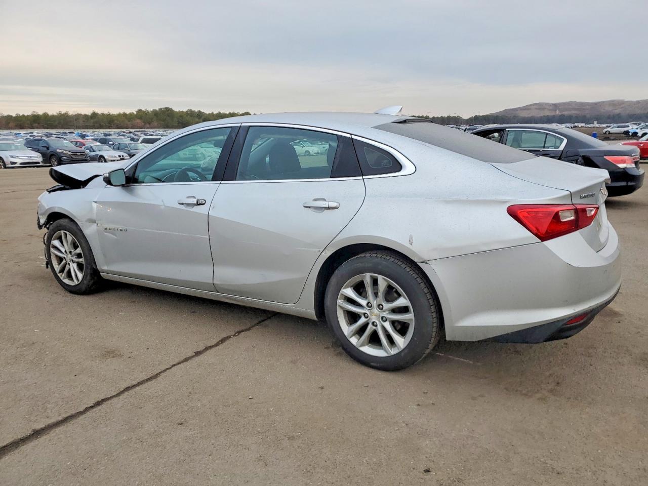 2018 Chevrolet Malibu Lt - zdjęcie 2