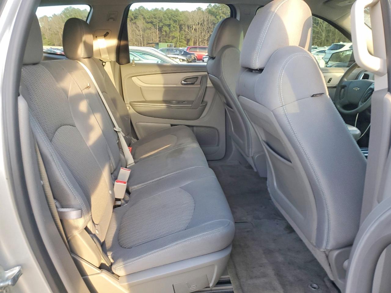 2017 Chevrolet Traverse Ls - zdjęcie 11