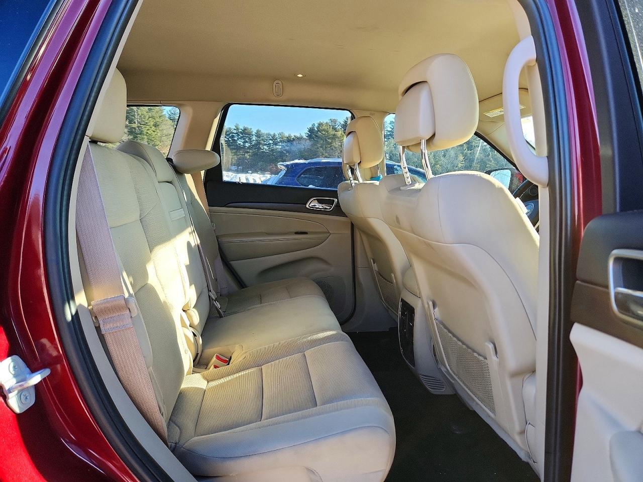 2016 Jeep Grand Cherokee Laredo - zdjęcie 11