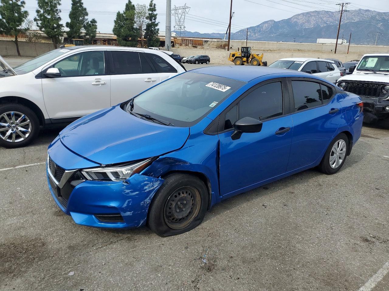 2020 Nissan Versa S - zdjęcie główne
