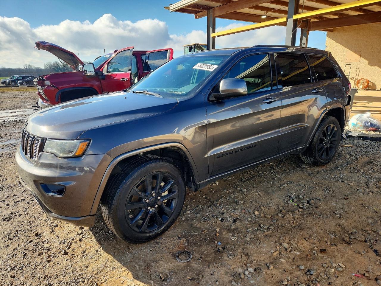 2021 Jeep Grand Cherokee Laredo - zdjęcie główne
