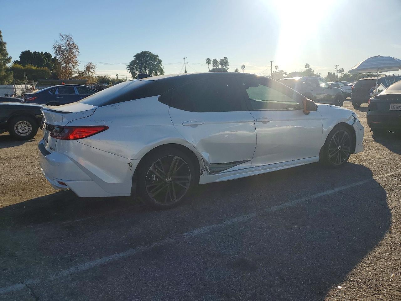 2025 Toyota Camry Xse - zdjęcie 3