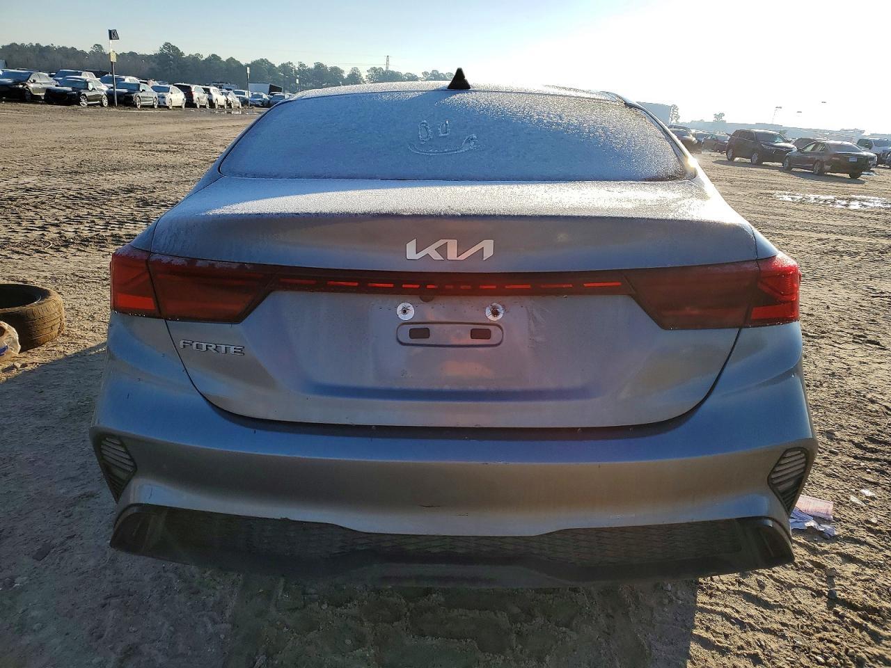 2024 Kia Forte Lx - zdjęcie 6