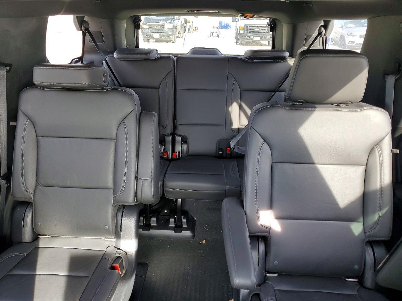 2021 Chevrolet Tahoe K1500 Z71 - zdjęcie 10