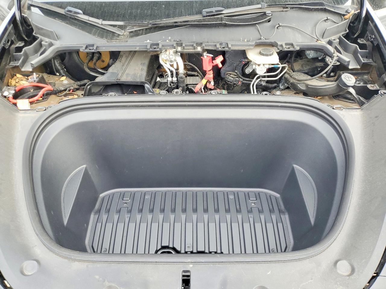 2024 Tesla Model Y - zdjęcie 12